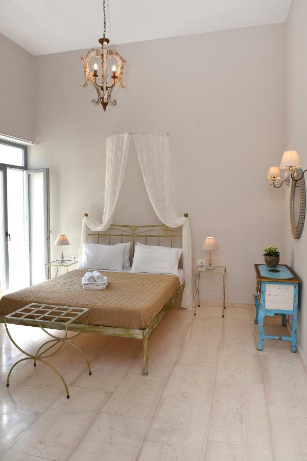 Oisyra Hotel Ermoupoli Luaran gambar